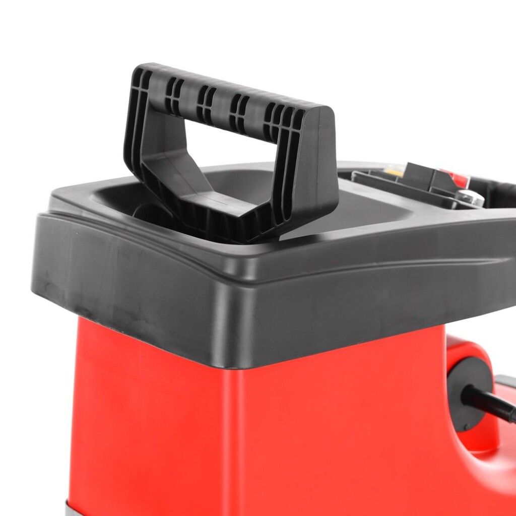 3000 W power. Ideal for shredding branches up to 4.5 cm in diameter. 60 l collection box and automatic branch feeding for easy use.