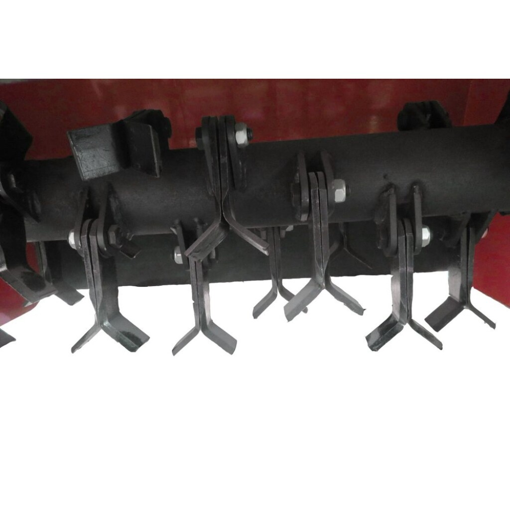 1 gear reverse. Weight 130 kg.  Wheels 8/13“.