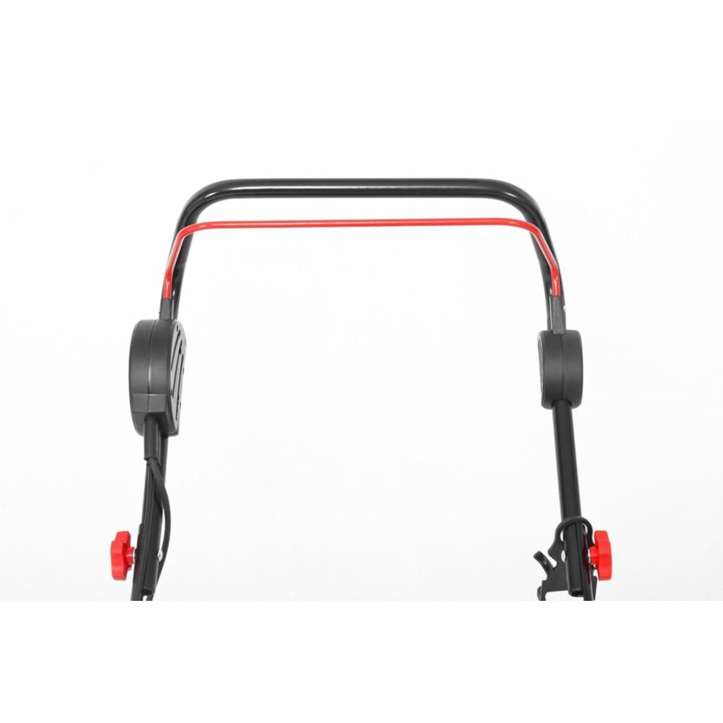 equipped with roller with 20 metal knives and with roller with metal wires. Power input 1500 W&nbsp;and working width 38 cm. Suitable for areas of up to 1100 m2.