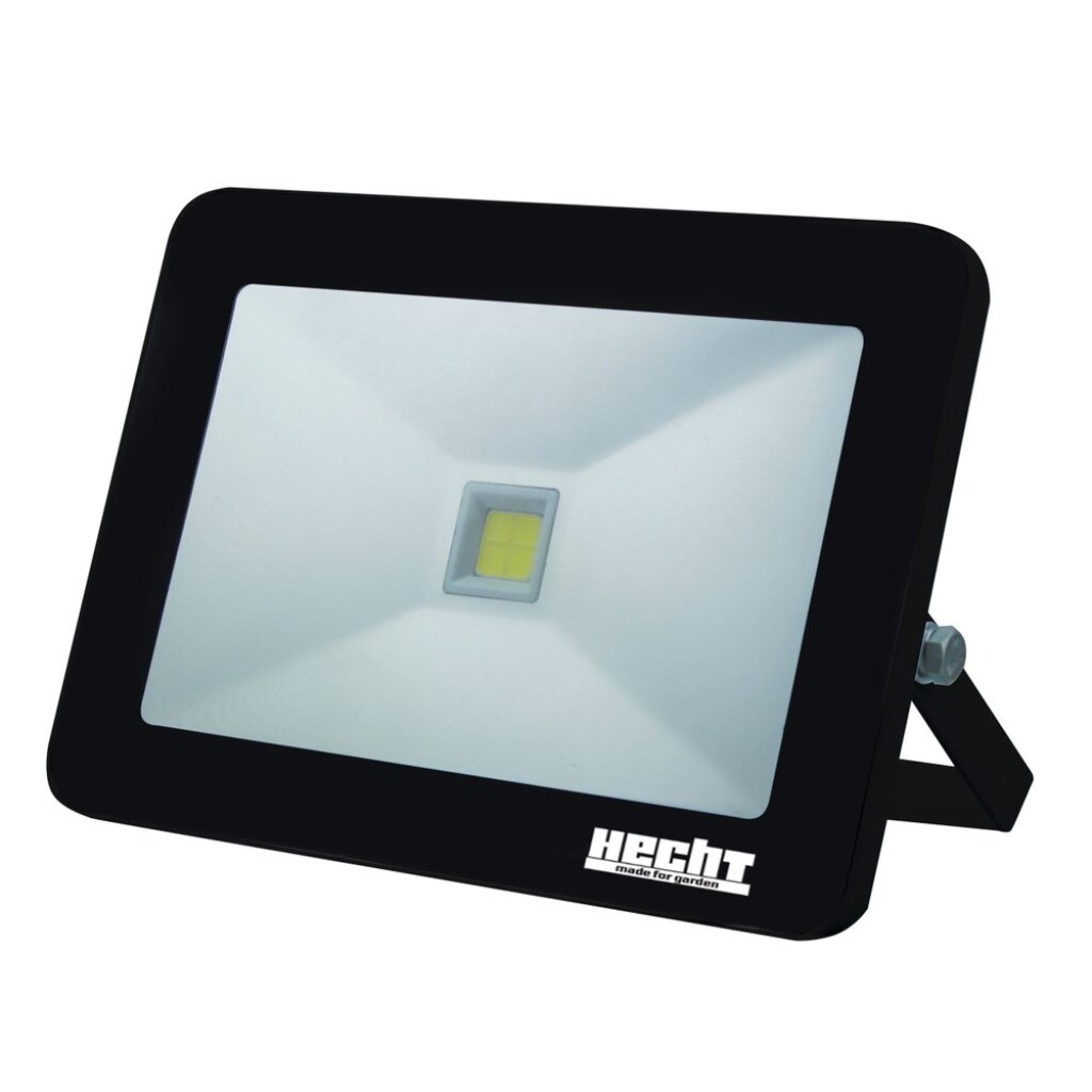 LED light with 2400&nbsp;lm light intensity. Light temperature 6500 K.