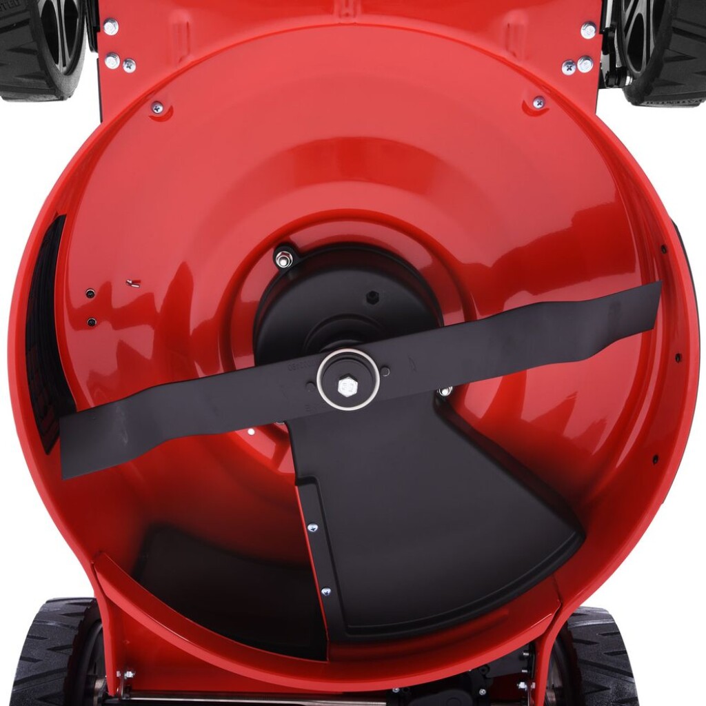 8 kW. Objem koše 70 l. S pojezdem. Sekačka je vhodná pro sečení ploch do cca 2000 m2.