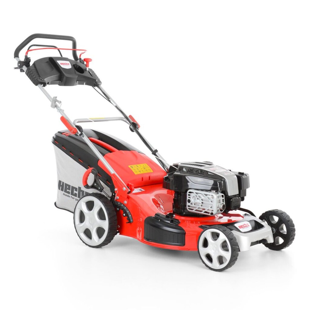 Motorová sekačka na trávu se záběrem 56 cm. Motor o objemu 190 cm3 s jmenovitým výkonem 3