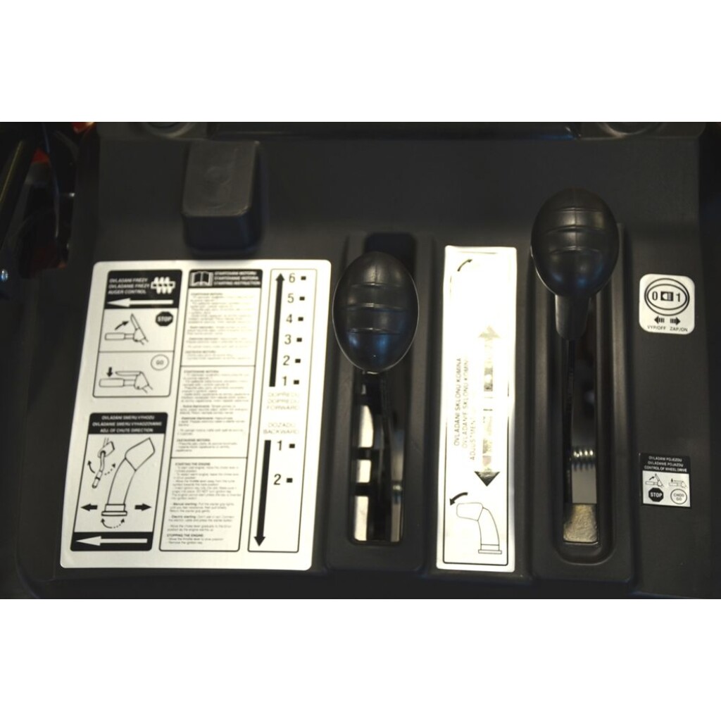 dvoustupňová. Motor HECHT OHV