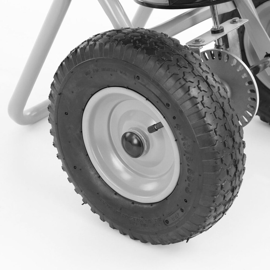 in winter even salt. Adjustment of distribution volume at grip.