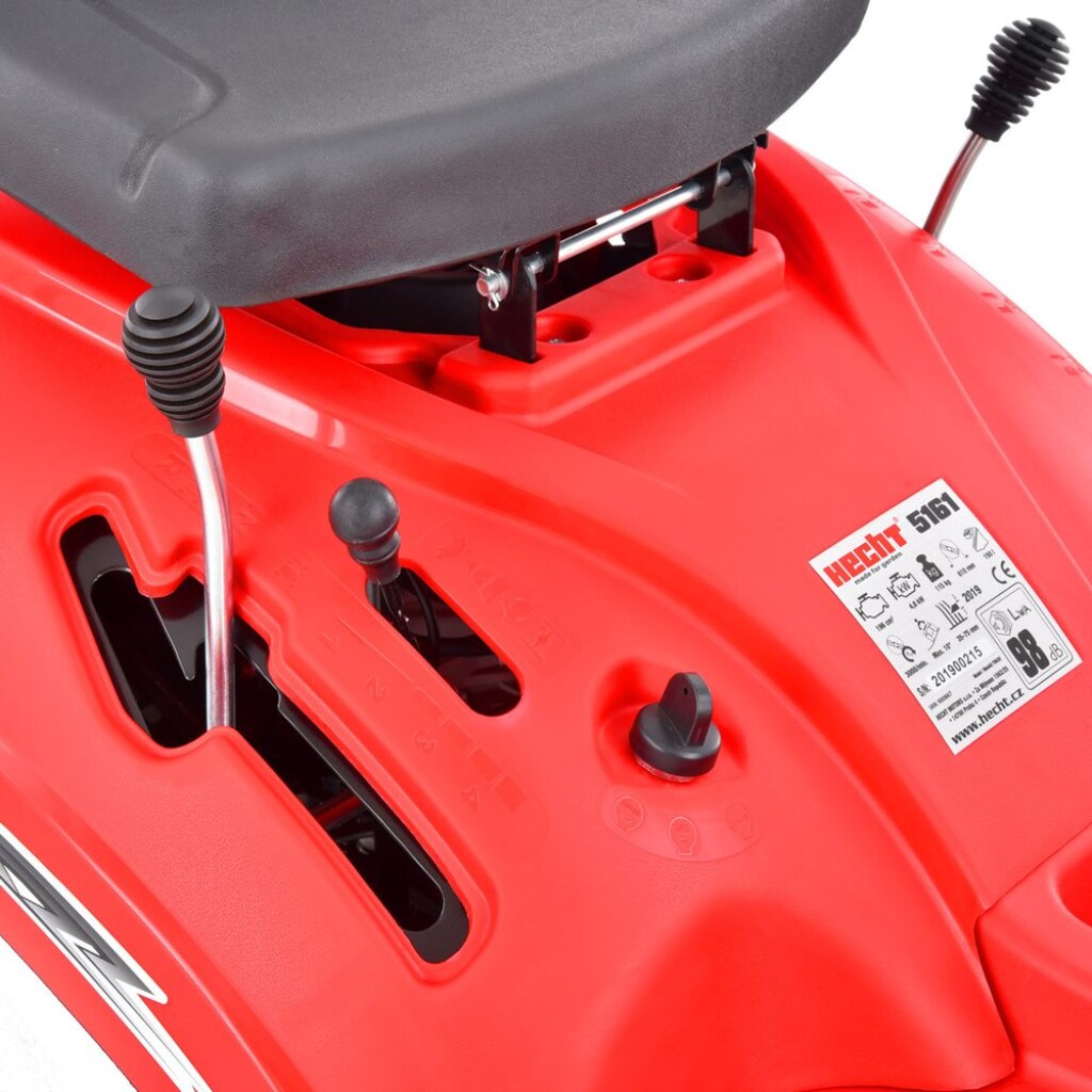 steel chassis. Central adjustment of cutting height. Working width 61 cm and recommended area 1500 - 2000 m2. Equipped ball bearings.