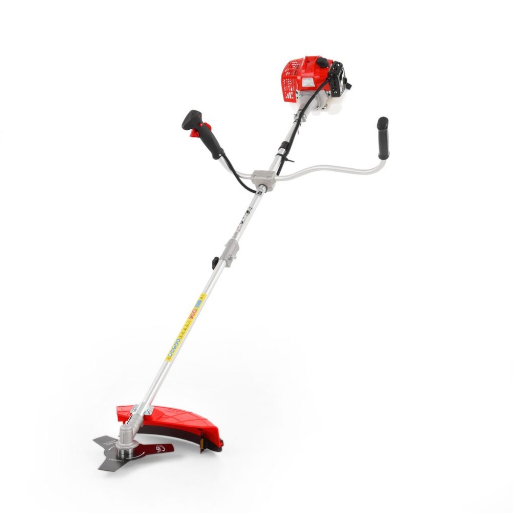 Power brushcutter with 25.5 cm blade span and 43cm string span. Split shaft. 26cm3 engine with rated power of 0