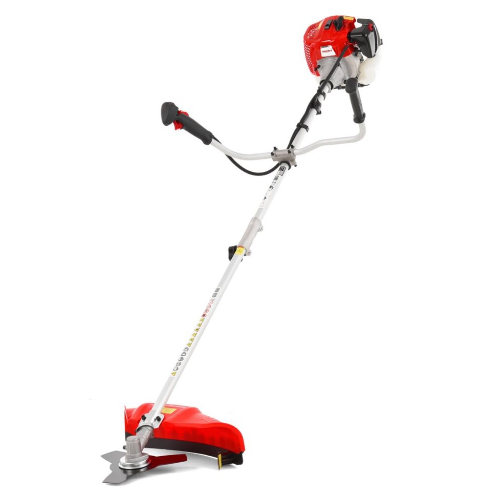 Petrol powered brushcutter equipped with metal blade/string head and shoulder belt.&nbsp;Powered by 2-stroke 33 cc engine. Package also contains a&nbsp;strap