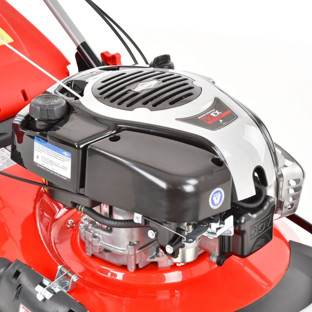 equipped with ball bearings. Powered by 4 stroke OHV engine with displacement of 163 cm3. Working width 51 cm. Suitable for areas of up to 1600 m2. Central adjustment of cutting height. Mulching kit included