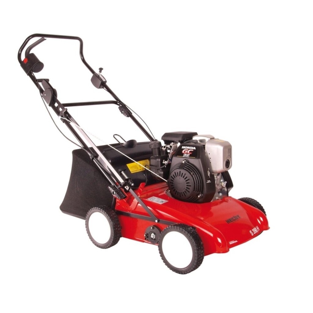 Petrol powered lawn scarifier with steel chassis. 4 HP HONDA GC 135&nbsp;engine. Suitable for areas up to 1600 m2.