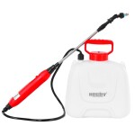 <p>Practical battery-powered sprayer HECHT 4050 with telescopic tube
