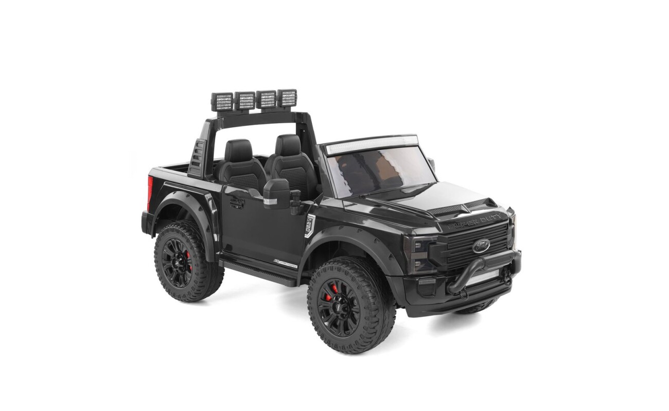 The HECHT F450 children's electric car offers children an extraordinary ride with a realistic design licensed from Ford. Equipped with powerful motors and remote control