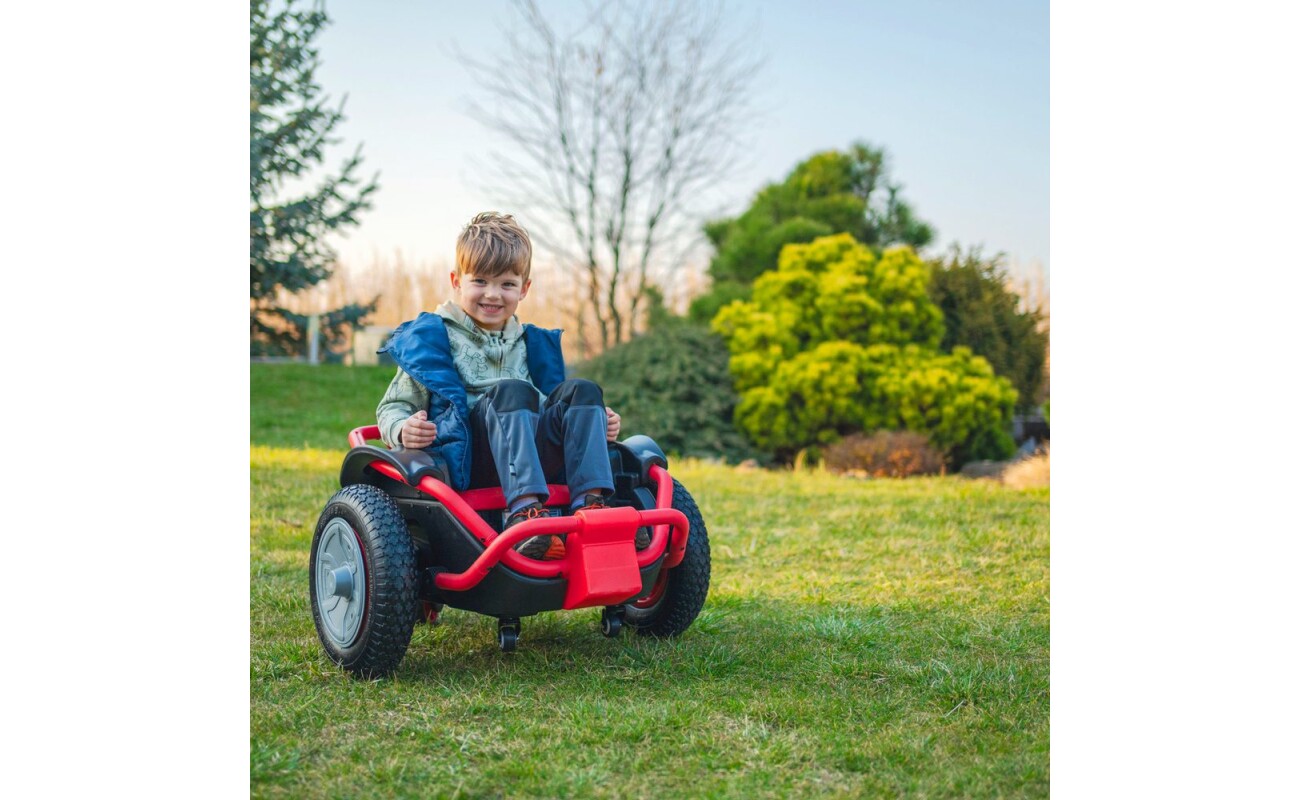 offering fun and dynamic riding. It has compact dimensions of 90 × 50 × 53 cm