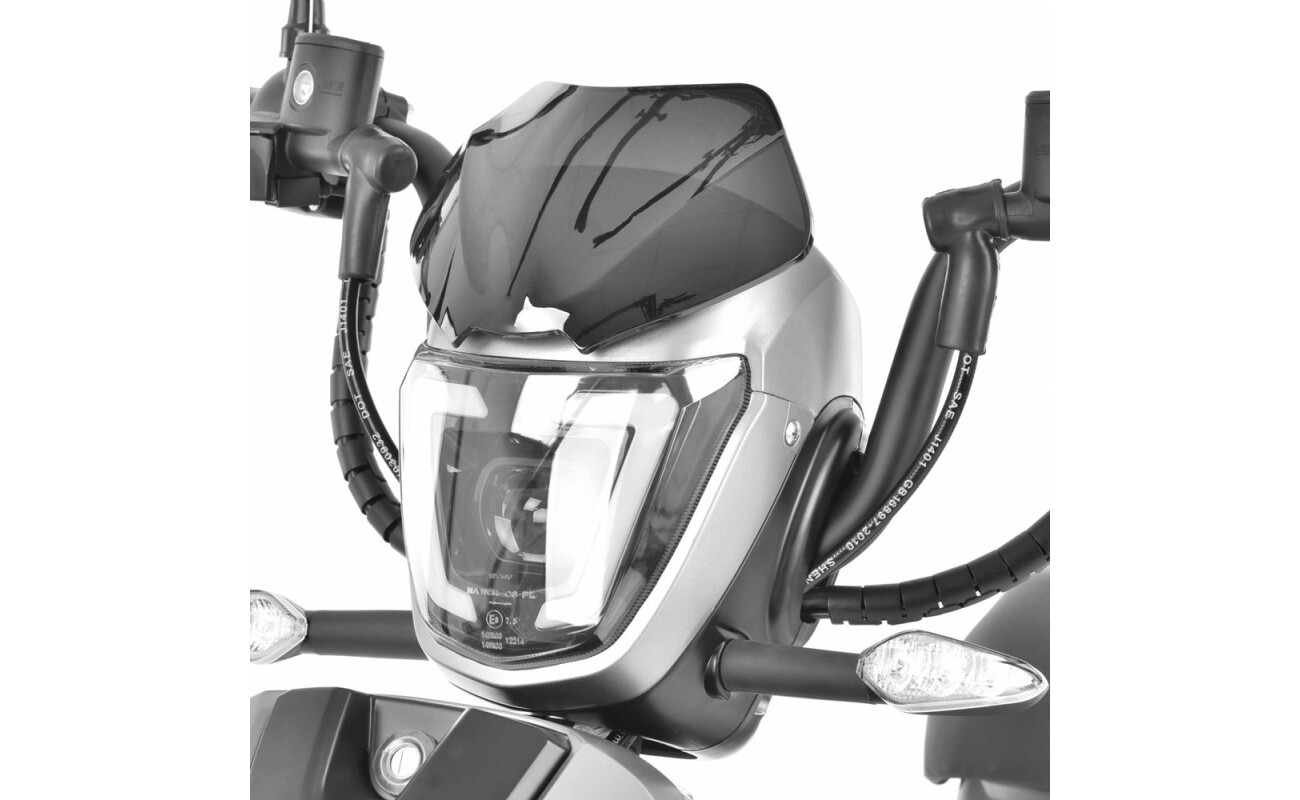 range up to 40 km. The range can be increased by pedaling like a bicycle.