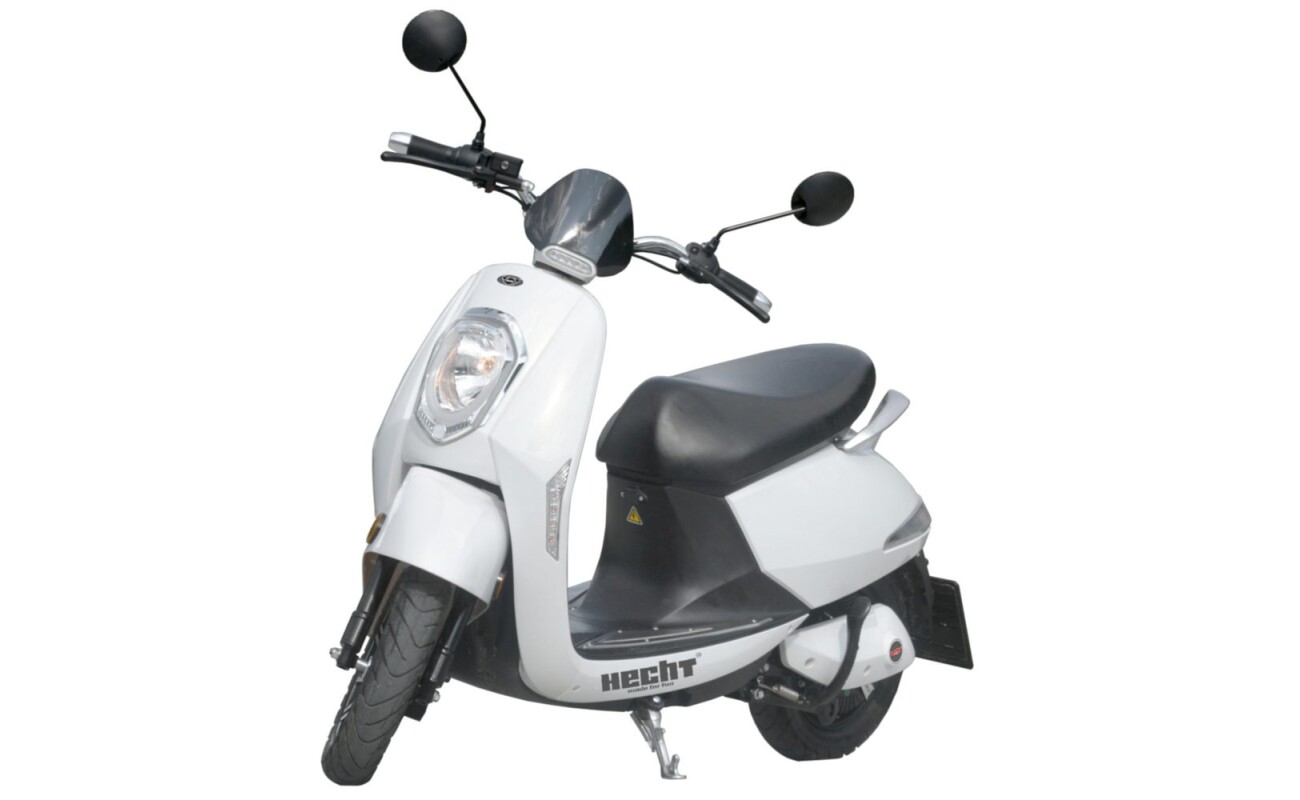 E-scooter. Engine 800W. Max speed 45 km/h. Max. range 50 km approx.
