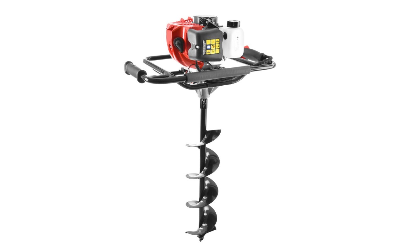 Petrol powered earth auger with power output of &nbsp;2