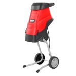 <p>Electric branch shredder with 2800 W power input