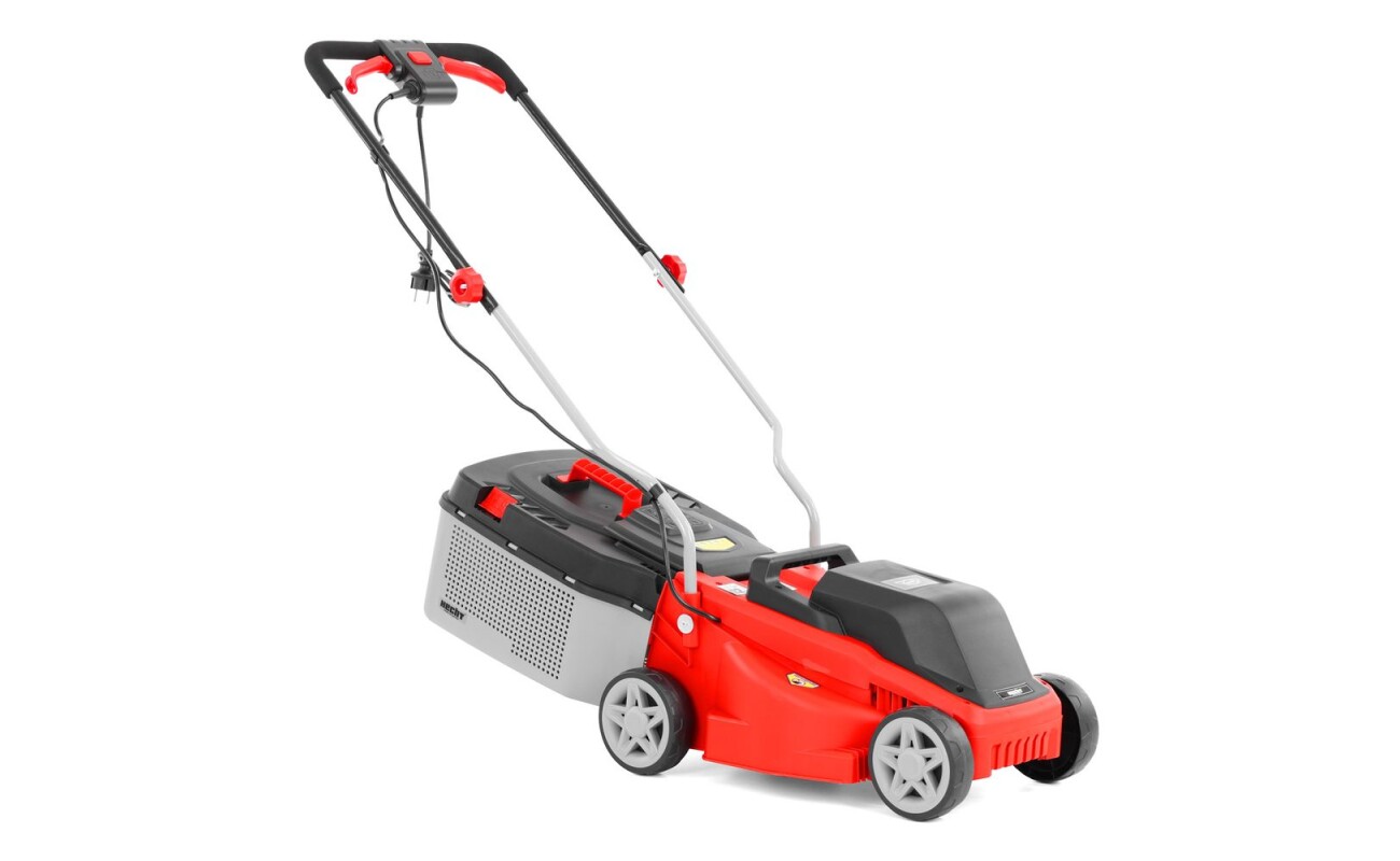 Electric lawnmower with a 32 cm cutting width. Power 1300 W. Basket capacity 28 l. All-plastic basket. Weight just 8.5 kg. Suitable for mowing areas up to approx. 400 m2.