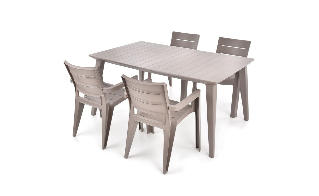 A very practical set of garden furniture consisting of four chairs and one table. A very practical set of garden furniture consisting of four chairs and one table.