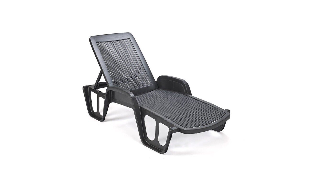Luxurious positioning lounger made of durable plastic. Max. weight capacity: 120 kg.