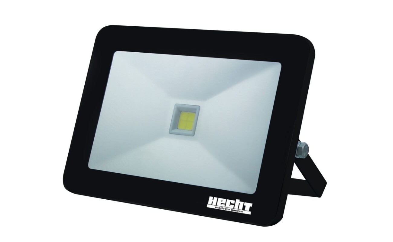 LED light with 2400&nbsp;lm light intensity. Light temperature 6500 K.