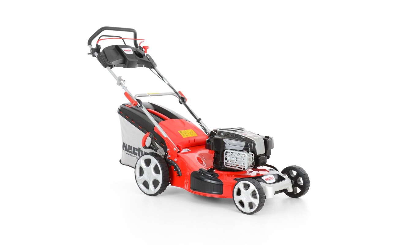 Motorová sekačka na trávu se záběrem 56 cm. Motor o objemu 190 cm3 s jmenovitým výkonem 3