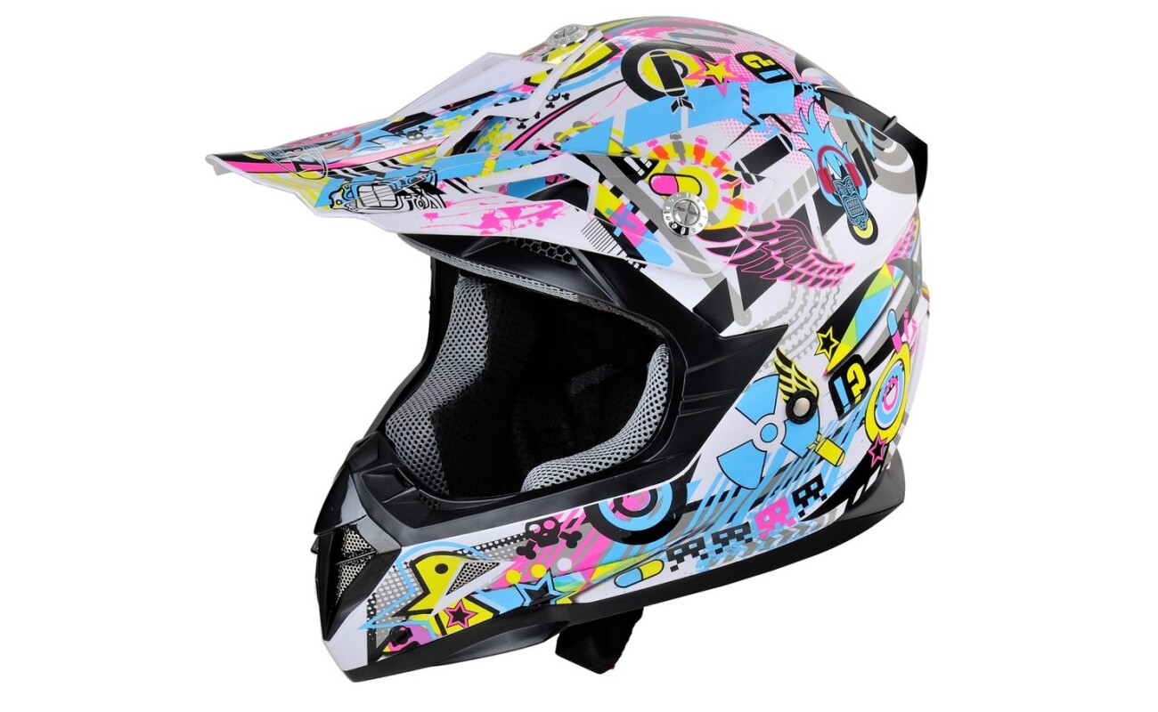 Protective helmet suitable for motorbikes and quads. Homologation ECE/22-05. Material ABS. Weight 1320 g (+/- 50).