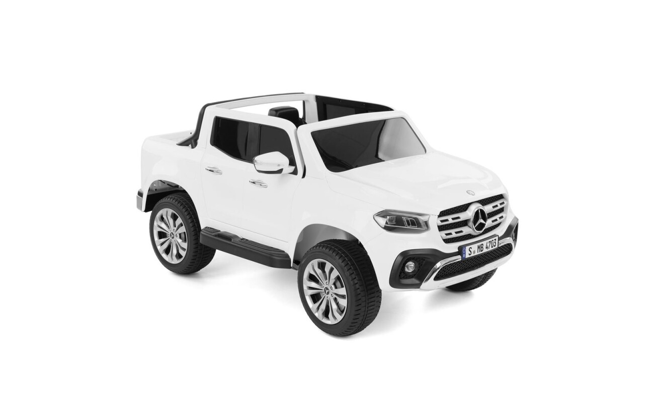 Battery-powered car for children aged 3 - 8 years. 4x4 (4 solitary electric motors). Light and sound effects