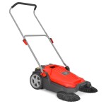 <p>Mechanical sweeper with two brushes. Working width 65 cm