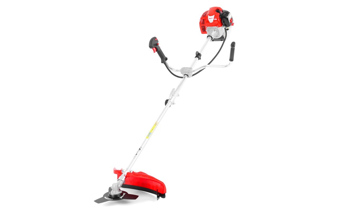 Powerful petrol brush cutter with a blade cutting width of 25.5 cm and string cutting width of 44 cm. Divisible shaft. 52 cm3 engine with a rated power of 2.2 kW. Semi-automatic string feed. Ergonomic bike-type handles. Weight 9.7 kg.