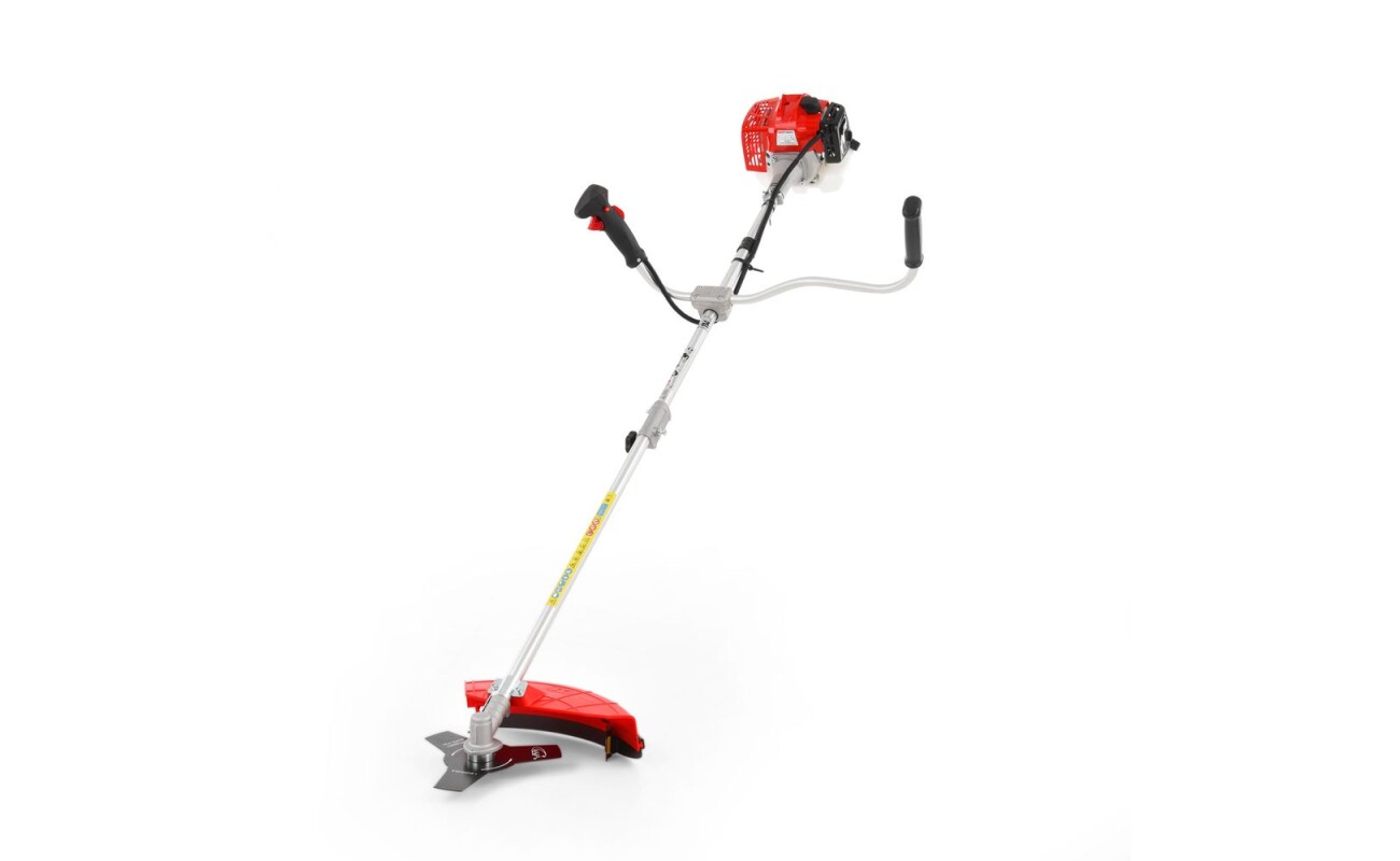 Power brushcutter with 25.5 cm blade span and 43cm string span. Split shaft. 26cm3 engine with rated power of 0
