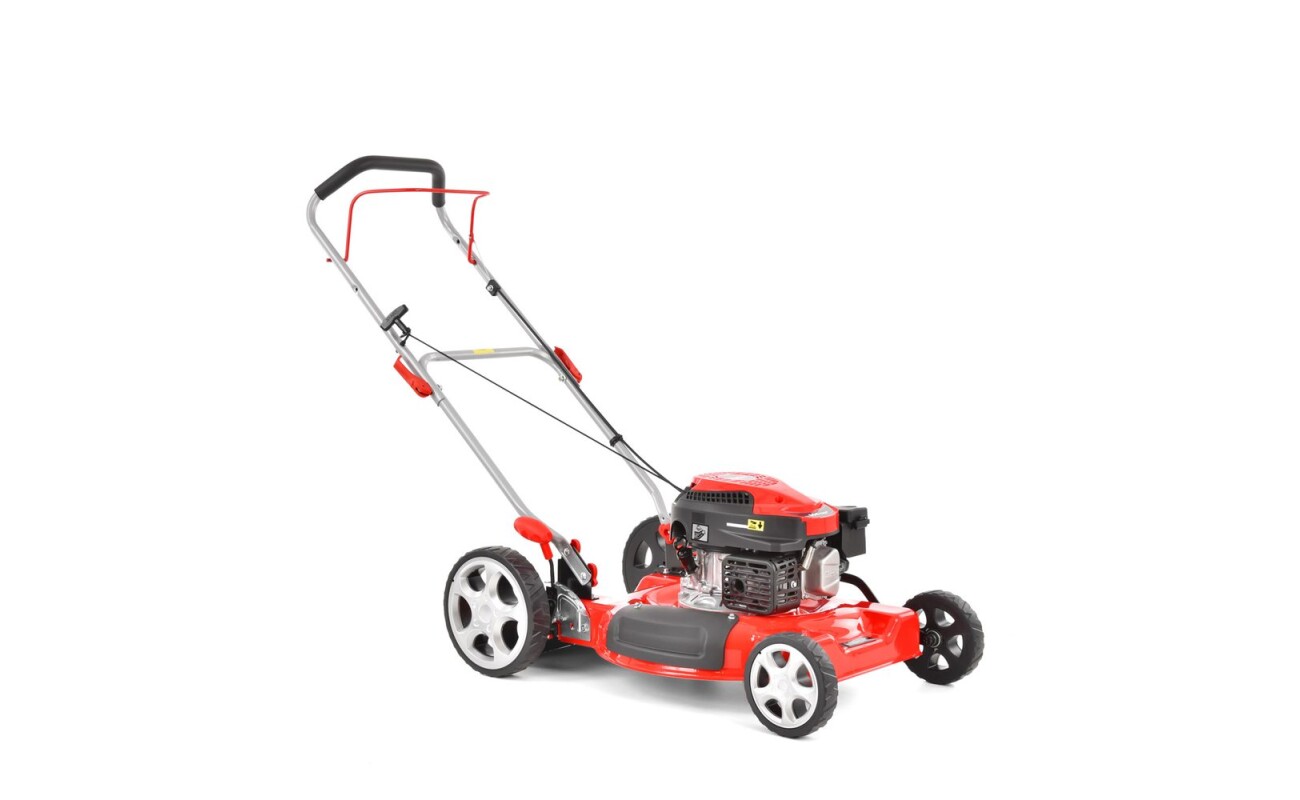 Petrol lawn mower. Working width: 51 cm. Engine displacement: 144 ccm.