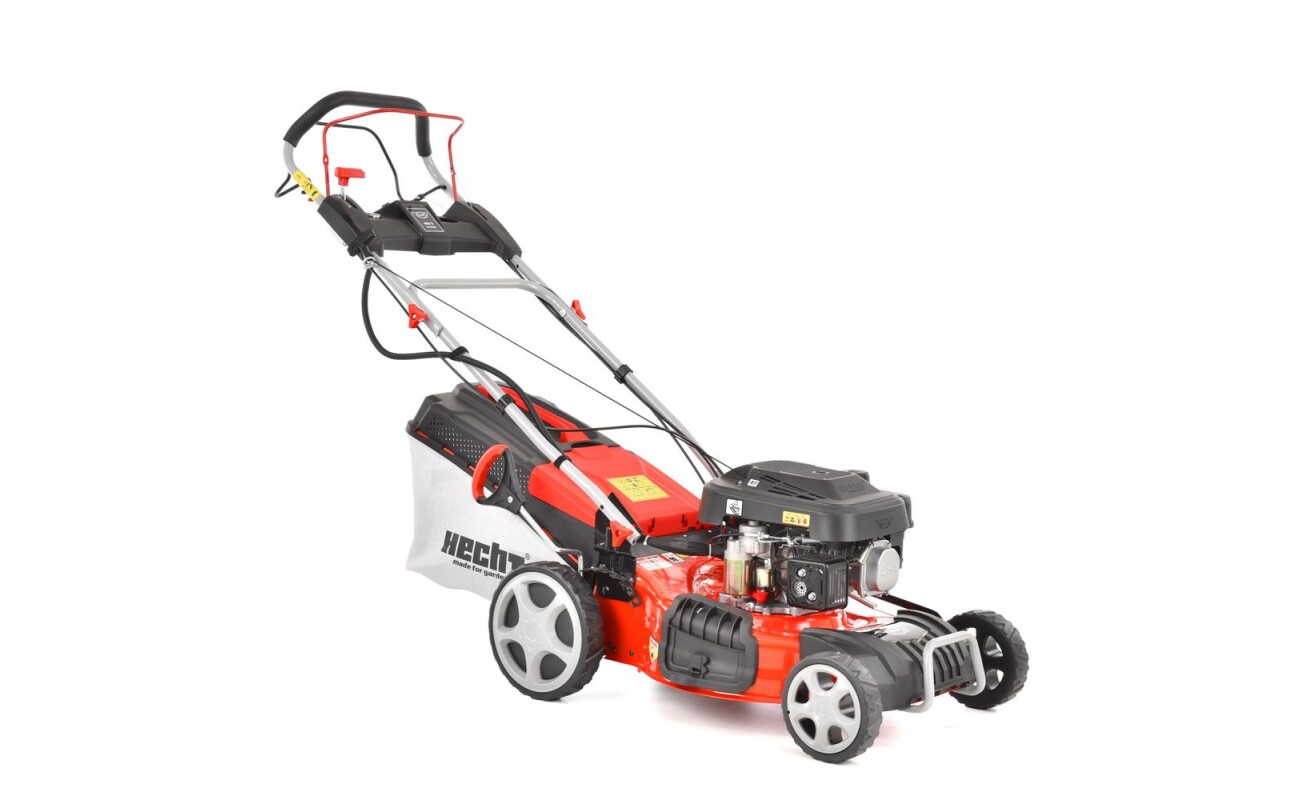 Motorized lawn mower with travel. Working width: 46 cm. Engine capacity: 150 cm3. Engine power: 2.7 kW. Basket volume: 55 l. Max. recommended area: 1000 m2.