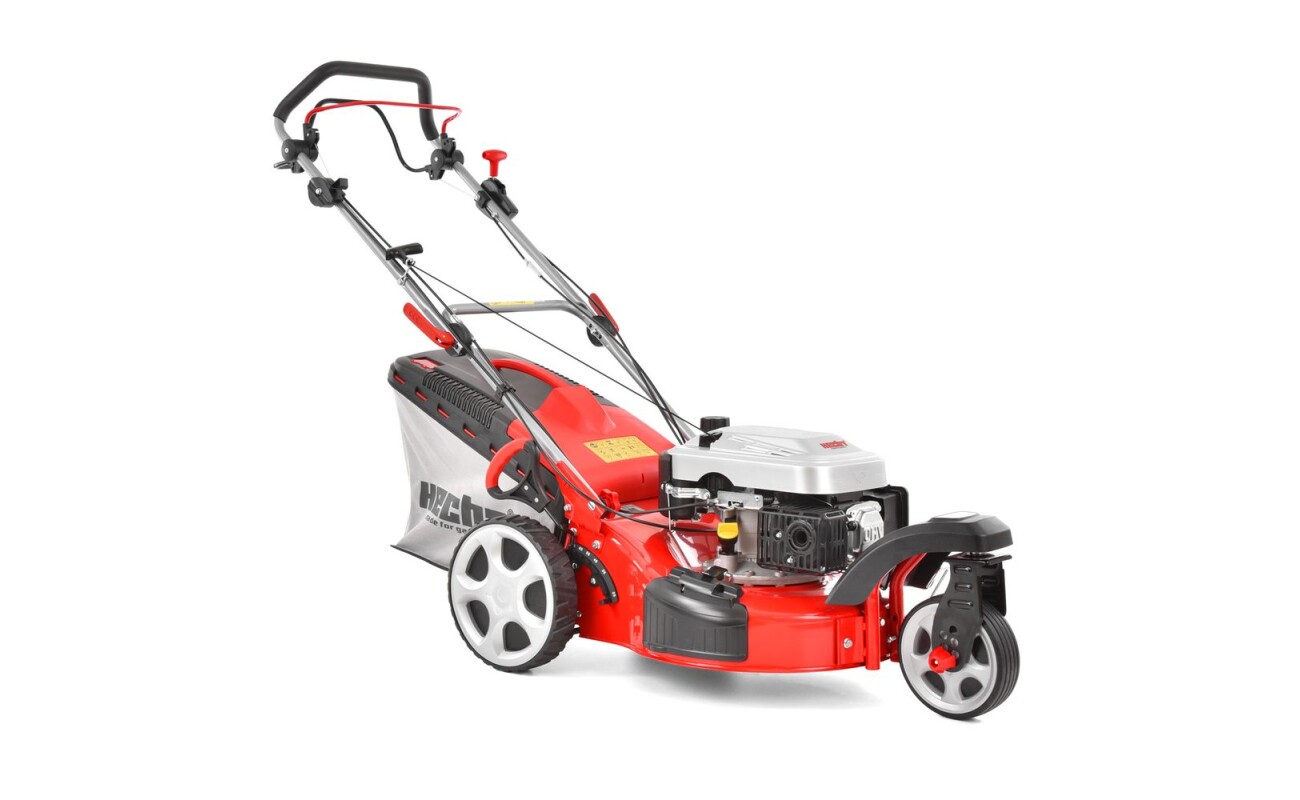 Petrol lawn mower with self propelled system. Working width: 46 cm. Engine displacement: 135 ccm. Collecting box: 60 l.
