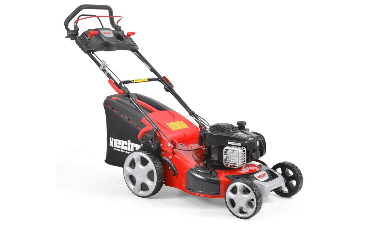 Self propelled petrol powered rotary lawn mower steel chassis. Working width 46 cm. Suitable for areas of up to 1400 m2.&nbsp;Weight 31