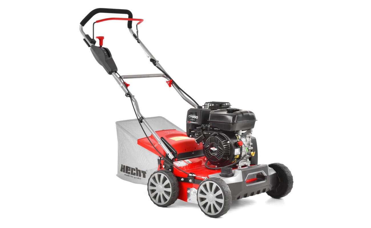 Motor scarifier with a working width of the knife cylinder 40 cm and a wire cylinder engagement of 38 cm. 208 cm3 engine with a rated output of 4.2 kW at 3600 rpm. Basket volume 45 l. Weight 38.5 kg. Suitable for areas up to approx. 1600 m2.