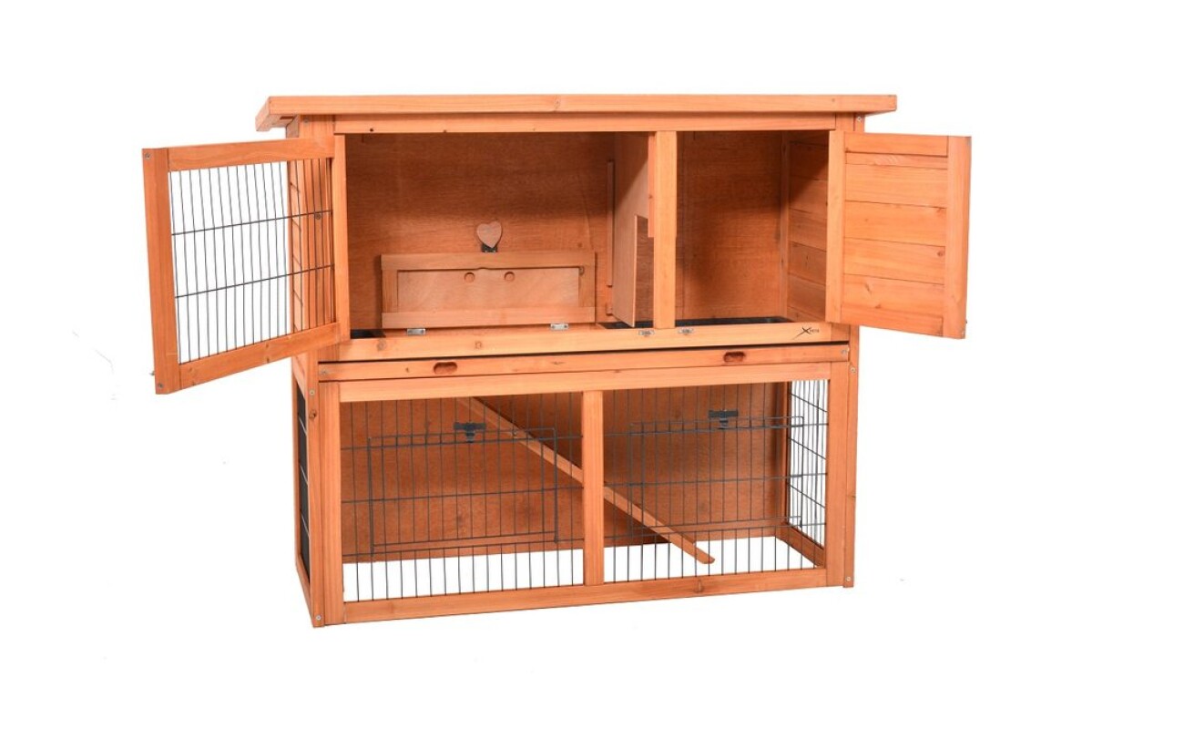 2&nbsp;door in mesh in ground floor. Made of durable fir wood. Dimensions (L x&nbsp;W&nbsp;x&nbsp;H): 111