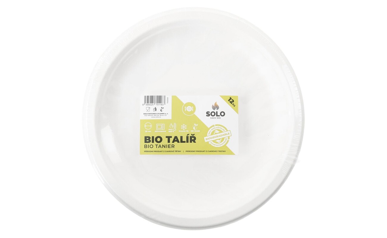 Disposable compostable plates made from 100% organic sugarcane fibres (bagasse)