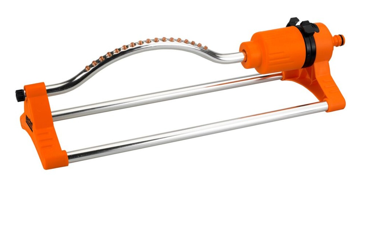 Oscillating sprinkler. 17 holes.