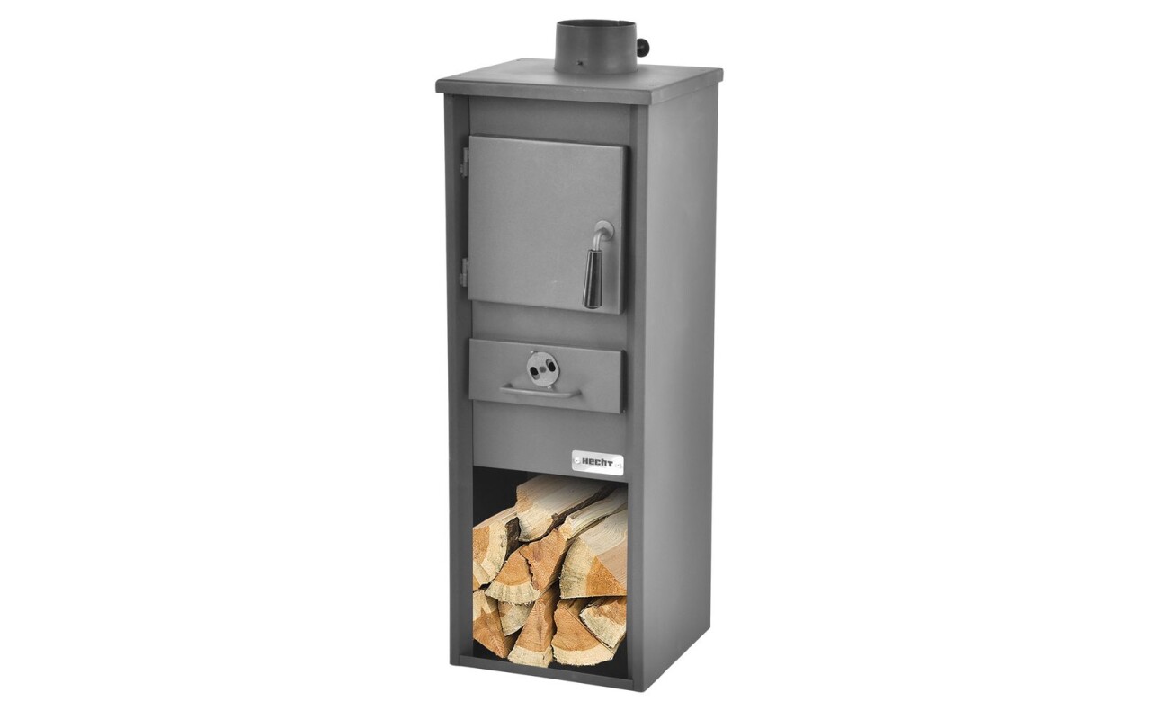 Steel wood burning stove with an output 5 - 7 kW. Fireclay lined fireplace